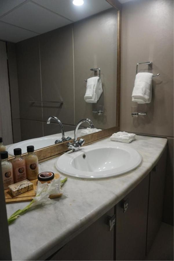 קראצ'י Airport Hotel מראה חיצוני תמונה